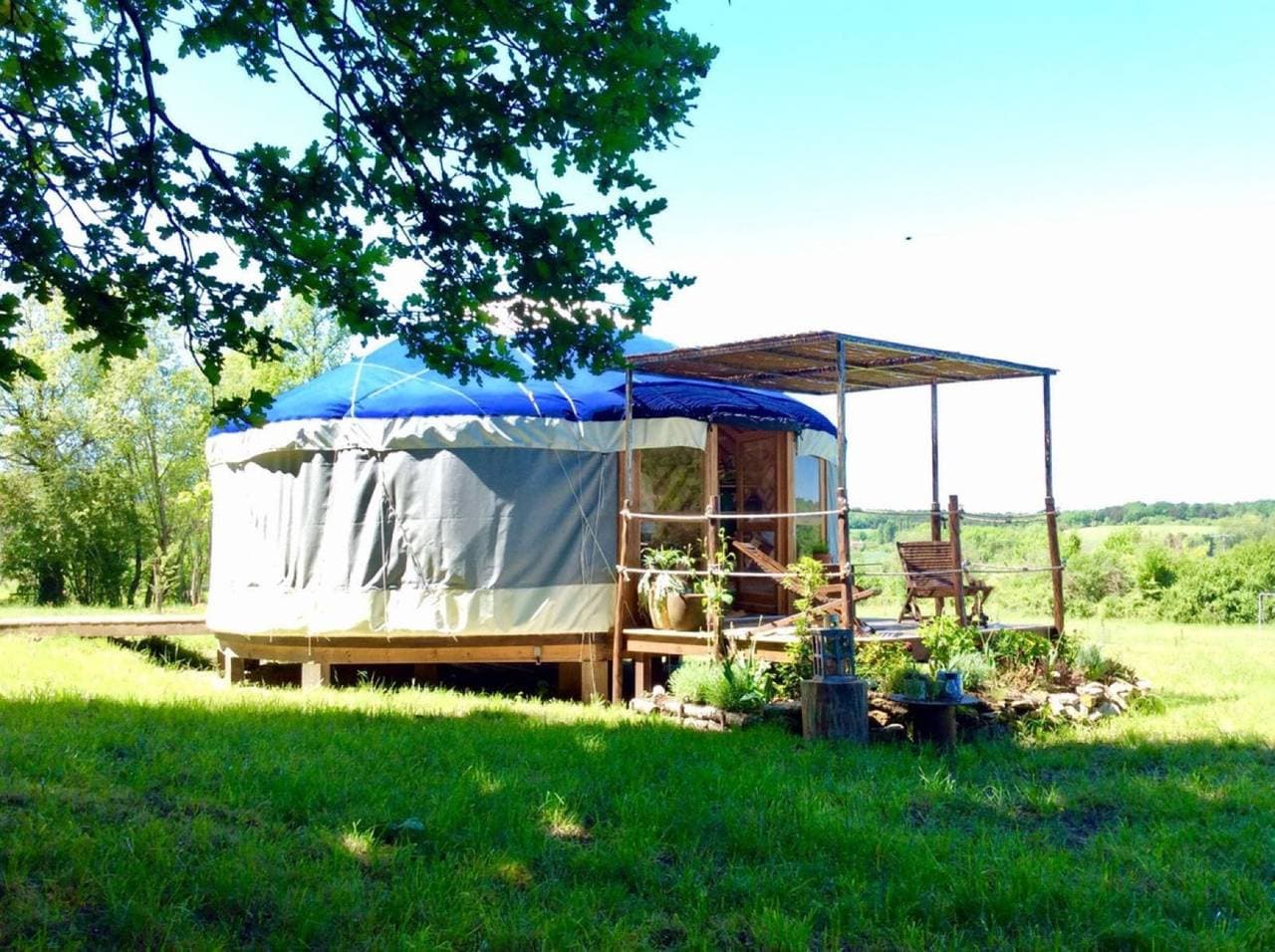 Nuit en yourte perchée — La Yourt'Nature — Vouzan, Sud-Charente